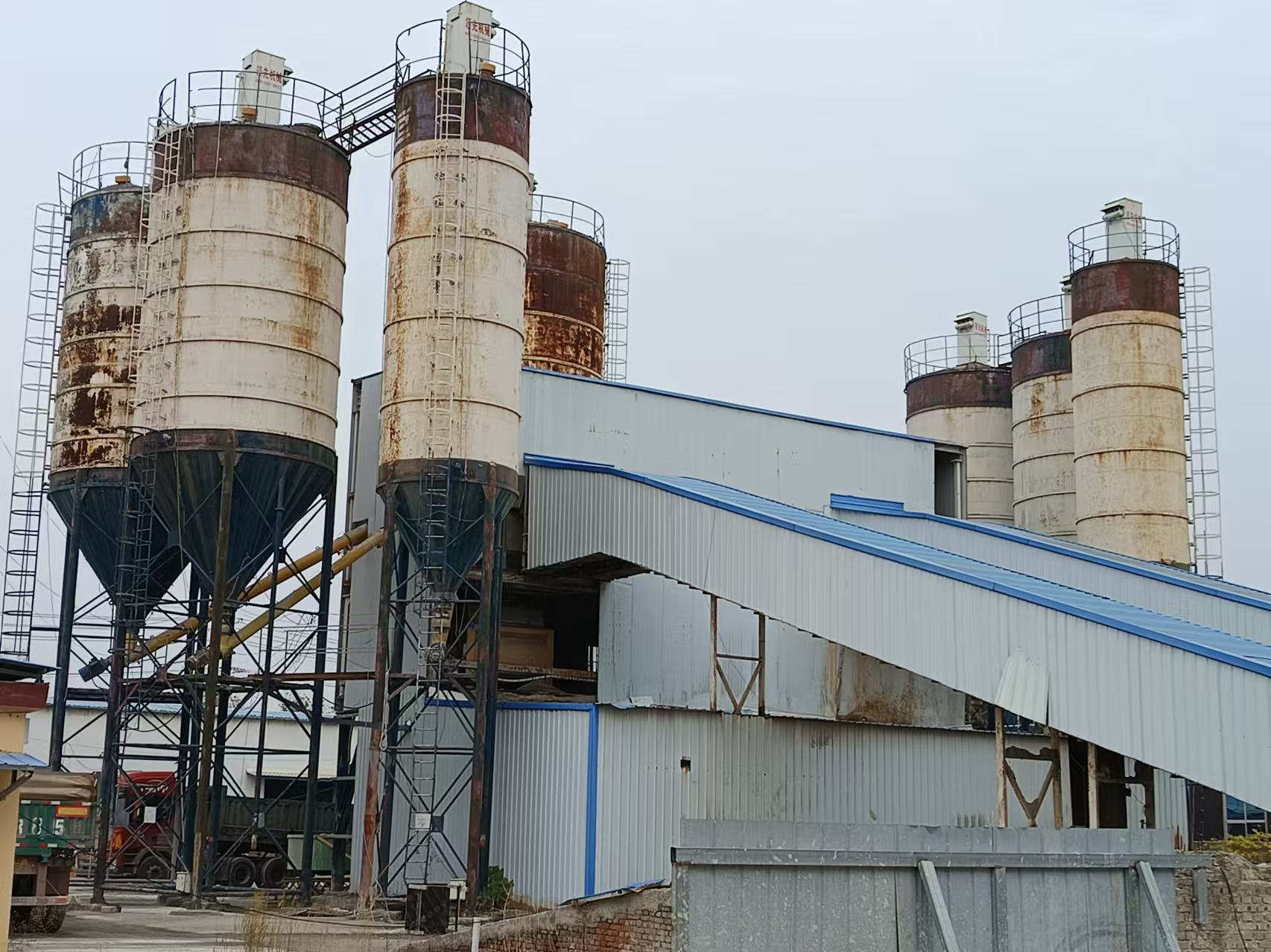 菏泽市某HZS180混凝土生产线及配套设备设施(含地下基础）两套整体打包外售
